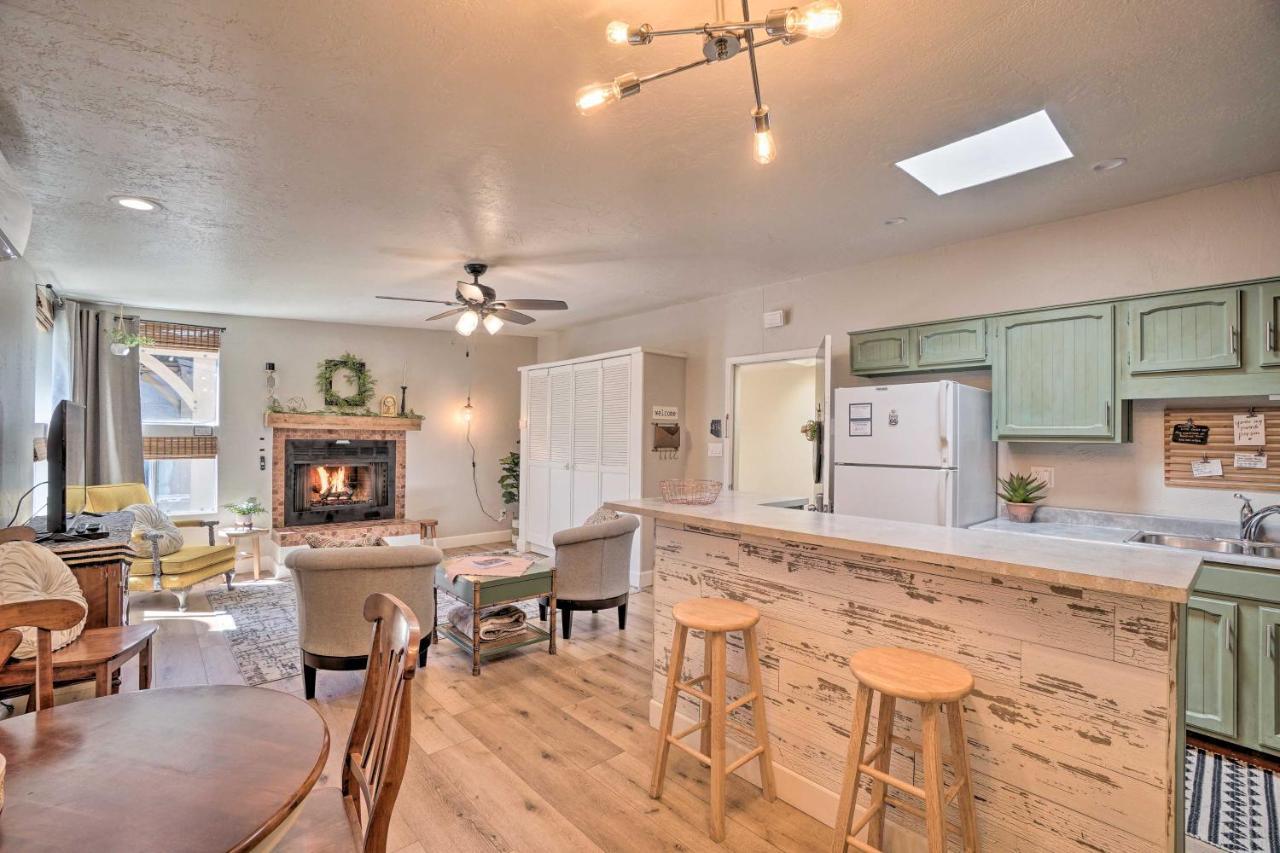 Central Williams Studio With Fireplace On Route 66! Διαμέρισμα Εξωτερικό φωτογραφία