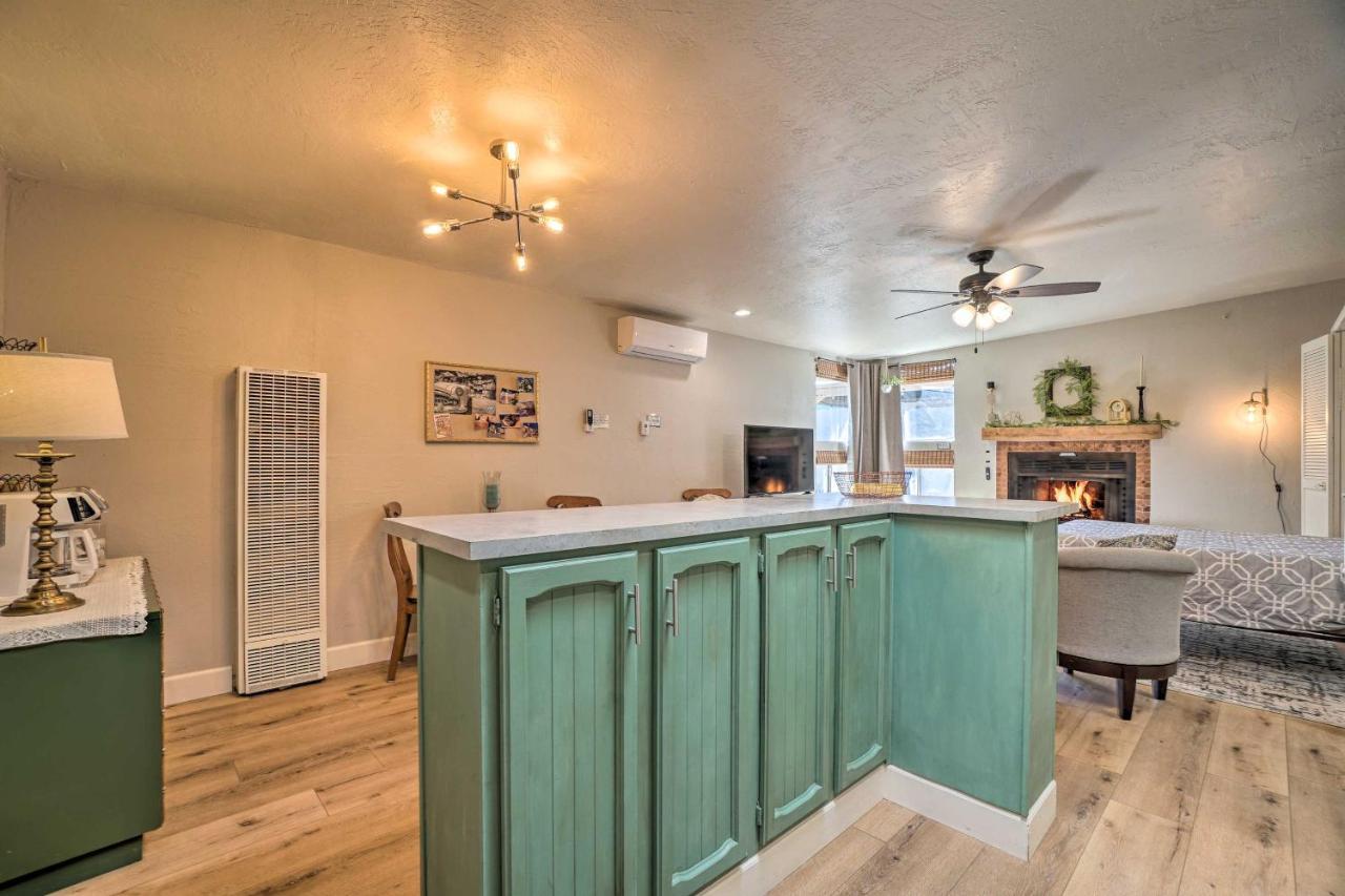 Central Williams Studio With Fireplace On Route 66! Διαμέρισμα Εξωτερικό φωτογραφία